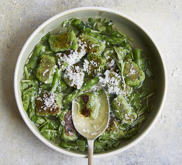 Wild garlic gnocchi with asparagus & chicken broth